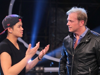 Nha san xuat am nhac noi tieng the gioi huong dan top 8 Idol hinh anh