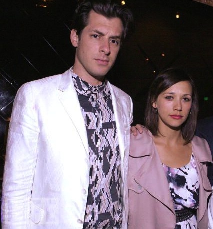 Tuy nhiên, đôi uyên ương hủy bỏ hôn ước và chia tay chỉ sau một năm. Tháng 9/2011, Mark làm đám cưới với nữ ca sĩ kiêm diễn viên người Pháp Joséphine de La Baume. 