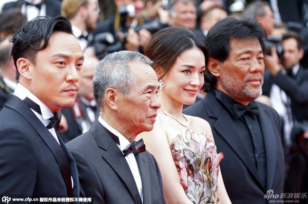 Tới Cannes lần này, Thư Kỳ cùng đoàn làm phim Nhiếp Ẩn Nương cạnh tranh ở nhiều hạng mục giải thưởng. Tuy trượt giải Cành cọ vàng nhưng phim đã thắng ở đề cử Đạo diễn xuất sắc nhất - Hầu Hiếu Hiền.