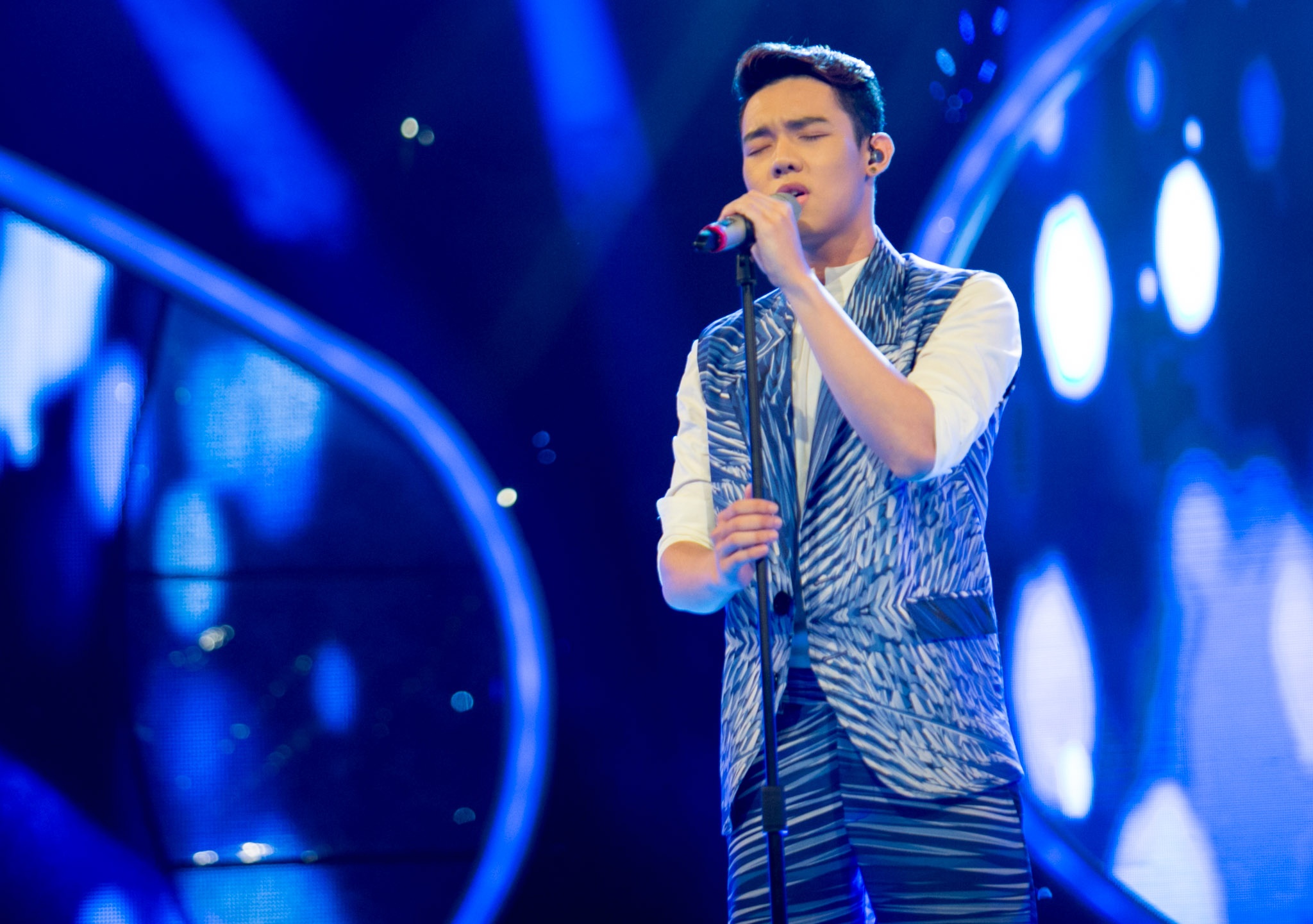 Phan thi 'Make you feel my love' cua Nguyen Duy hinh anh