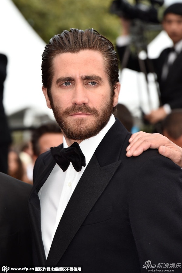 Jake Gyllenhaal bảnh bao trước ống kính. Anh cũng là thành viên ban giám khảo Cannes.