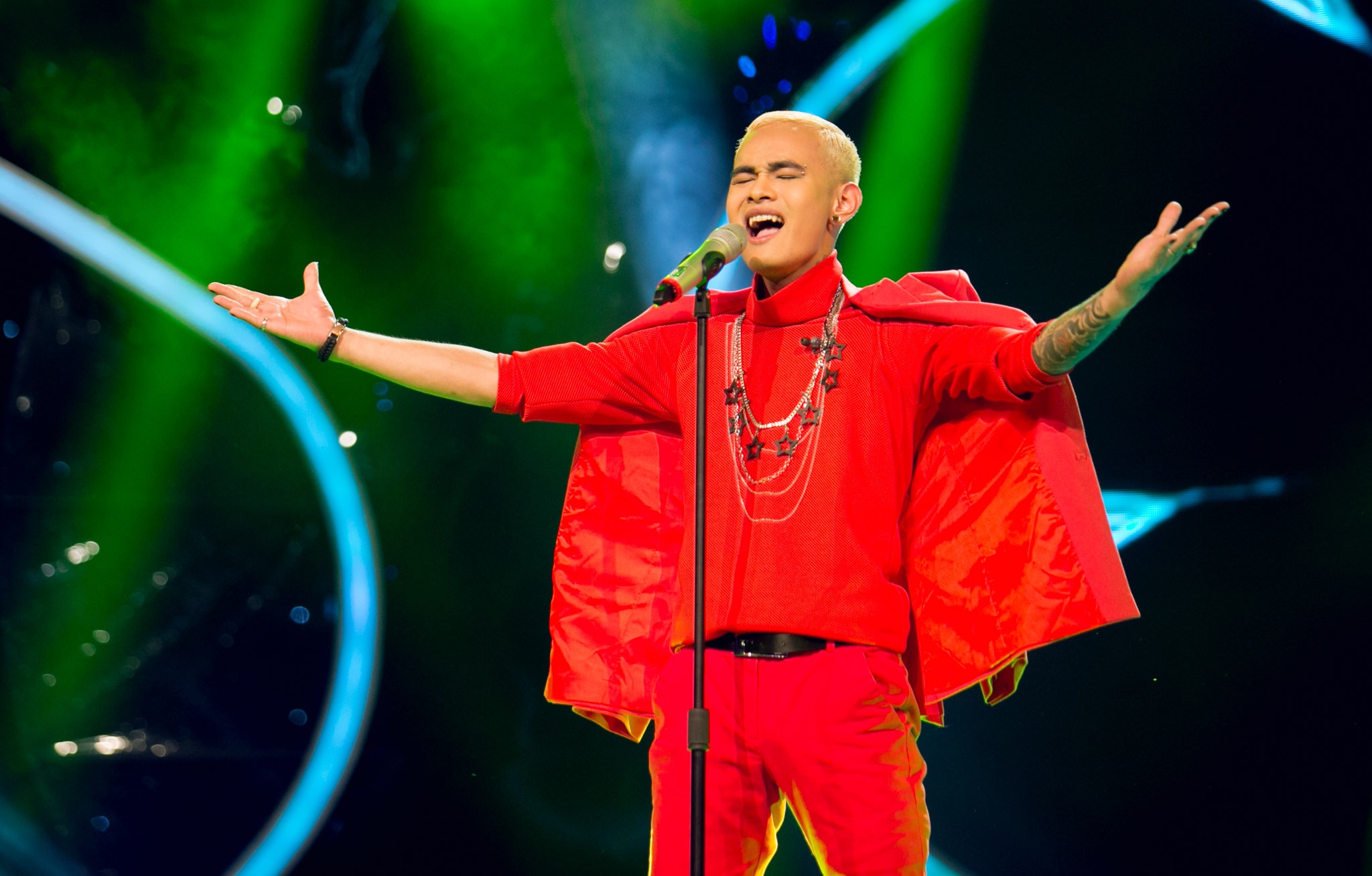 Phan thi 'Demons' cua Ngoc Viet hinh anh