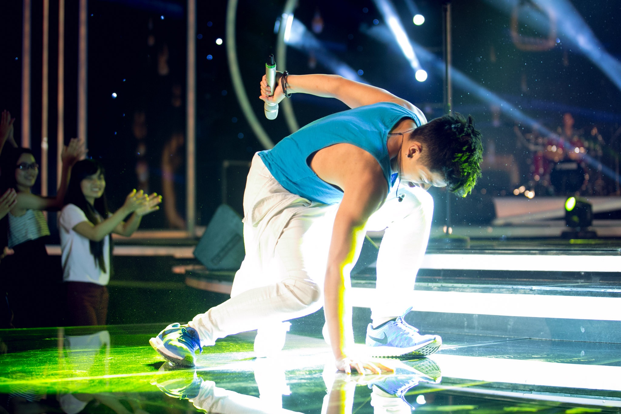 Phan thi 'Uptown Funk' cua Trong Hieu hinh anh