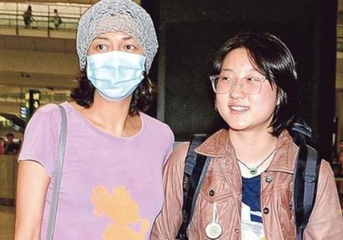 Con gai Thanh Long chiu den truong, tu bo hy vong o cha hinh anh