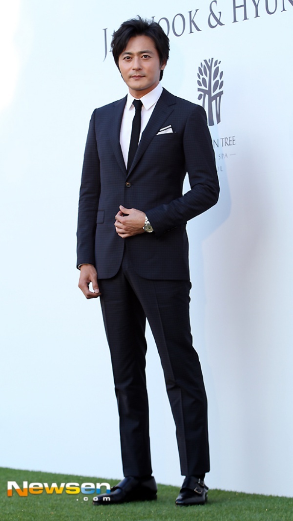 Jang Dong Gun có mặt mừng đám cưới của bạn thân lâu năm.