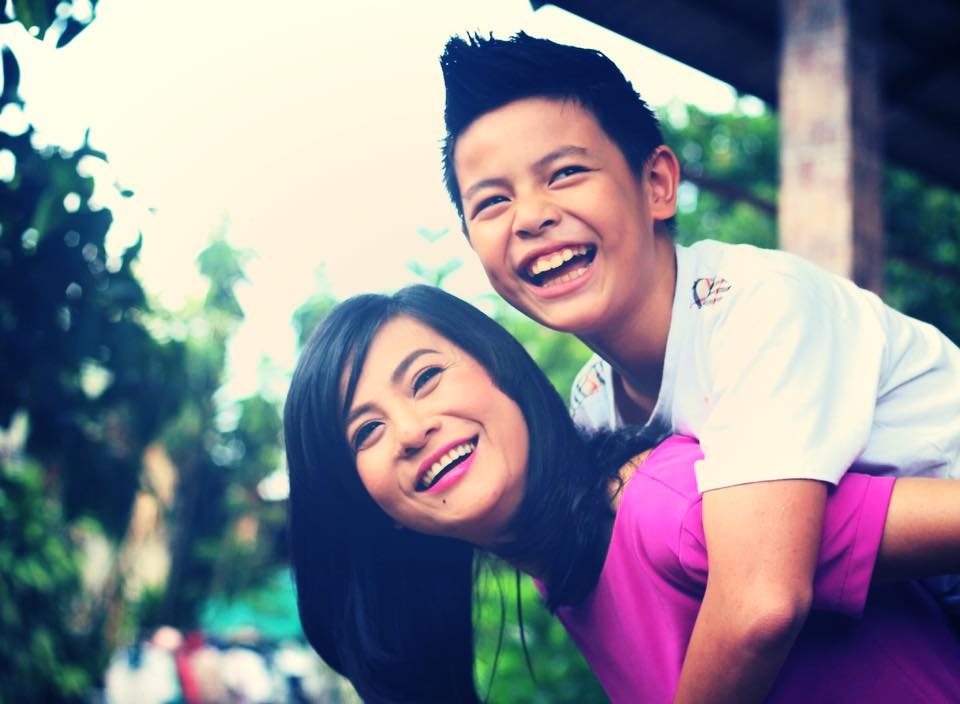 Chia se cua sao Viet trong ngay 1/6 hinh anh