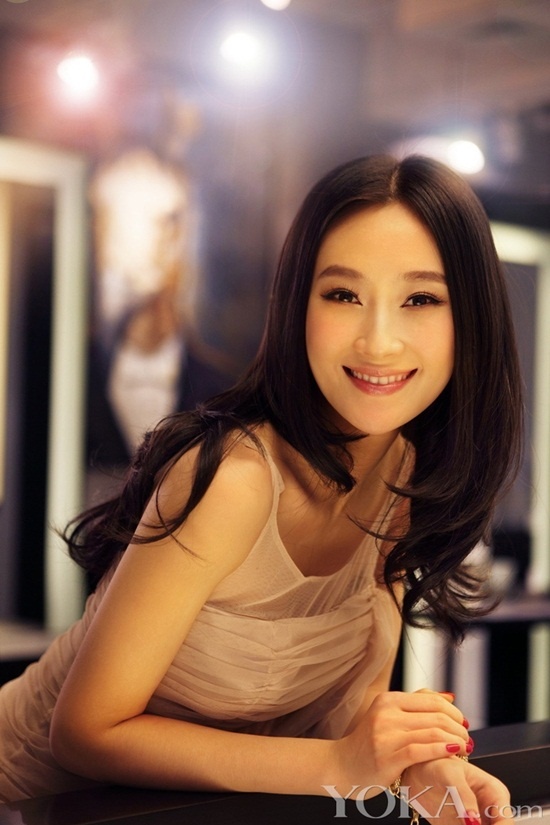 Lâm Bằng Lâm Bằng được mệnh danh là “Mưu nữ lang” khi được đạo diễn Trương Nghệ Mưu chọn tham gia biểu diễn tại lễ khai mạc Thế vận hội Olympic Bắc Kinh 2008. Tuy nhiên, kể từ khi đảm nhận vai nữ chính trong Đại binh, tiểu tướng - bộ phim do Thành Long sản xuất kiêm vai nam chính, Lâm Bằng lại có biệt danh mới “Long nữ lang”. Cô cũng là nữ chính duy nhất trong tác phẩm Dragon Blade mới đây của Thành Long.