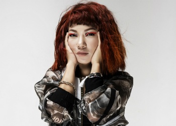 Diva Tran Thu Ha bat ngo ngoi ghe nong Vietnam Idol hinh anh