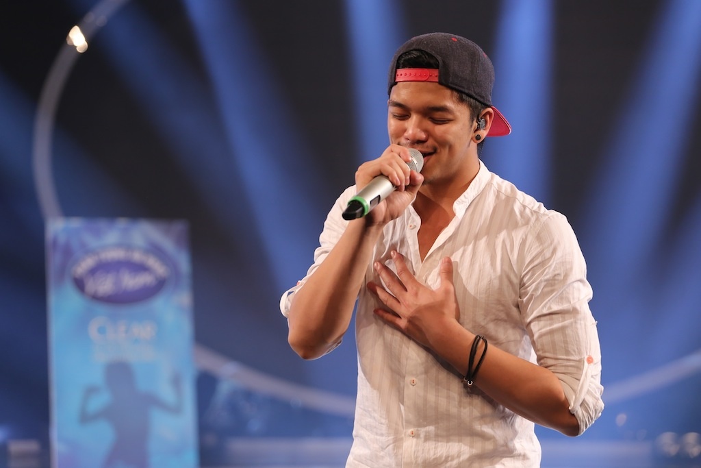 Trọng Hiếu hứa hẹn gây ngạc nhiên với khả năng hát tiếng Việt: Lần đầu thể hiện một ca khúc tiếng Việt để chinh phục khán giả khiến hot boy Việt kiều không khỏi lo lắng và hồi hộp, tuy nhiên, anh tin tưởng bài hát mình chọn sẽ mang đến sự lột xác cho bản thân. Anh nói: “mọi người sẽ được nhìn thấy một Trọng Hiếu hoàn toàn khác - một Trọng Hiếu nhẹ nhàng, tình cảm với thể loại ballad”.