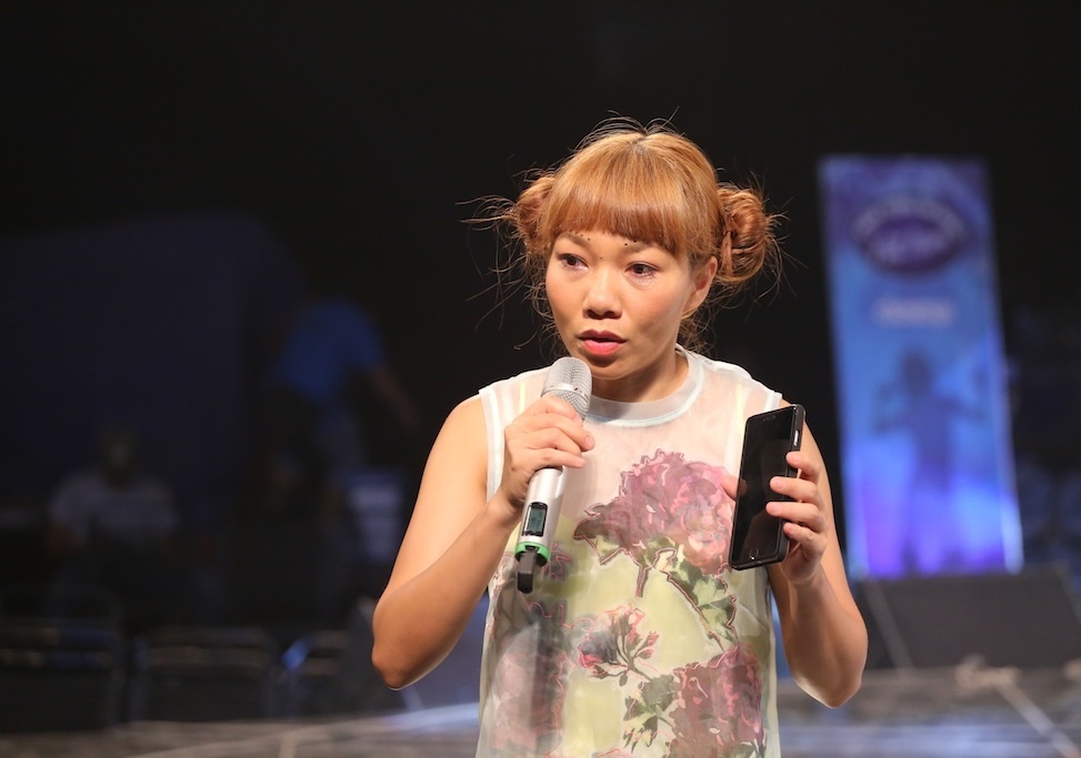 Chia sẻ về các thí sinh trong top 7 khi có dịp đồng hành, hỗ trợ họ, diva Trần Thu Hà cảm nhận: “7 bạn vào đến vòng Gala 2 là một chín một mười, khó phân biệt ai có triển vọng hơn ai. Họ đồng đều nhau về khả năng. Chỉ không biết đến lúc thi, phản ứng sân khấu của các bạn như thế nào, đây là sự chờ đợi tiếp theo của tôi. Nhưng nếu giữ được phong độ cùng sự nhiệt thành, tâm lý thi mà như chơi thì các bạn sẽ có một đêm trình diễn rất hay”.