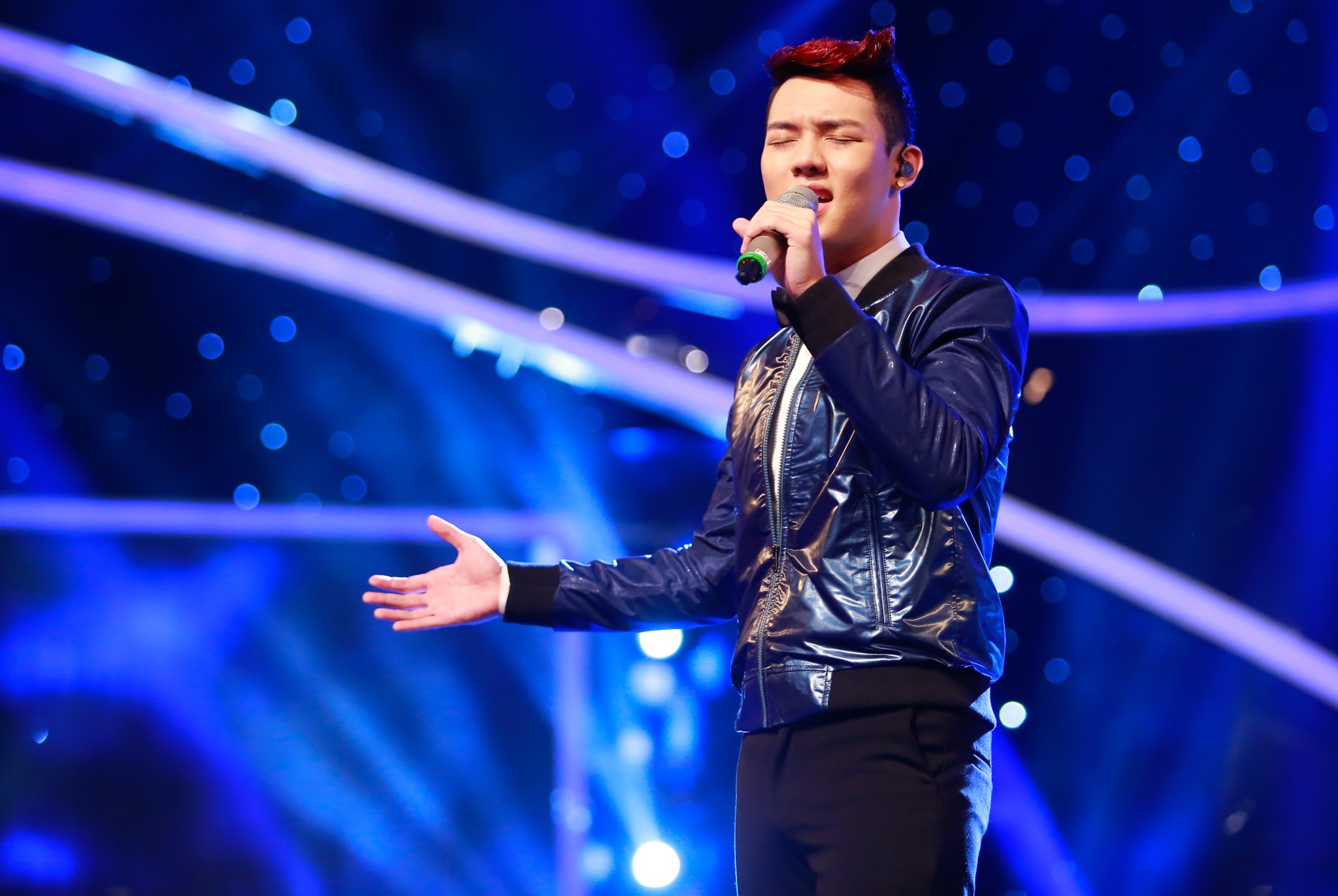 Phạm Nguyễn Duy cũng chẳng vượt trội hơn. Chọn thử sức cùng bài hát Mãi mãi bên nhau của Noo Phước Thịnh, chàng nhân viên thiết kế đồ họa không có phần thi tốt như mong đợi. Điều hiếm hoi anh làm được là tạo ra một vài câu phiêu khác người thể hiện trước. Nhạc sĩ Thanh Bùi và đạo diễn Nguyễn Quang Dũng cần cậu em họ của Hồ Vĩnh Khoa tự tin nhiều hơn, thể hiện truyền cảm hơn.