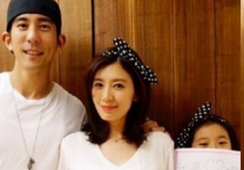 Tinh tre kem 9 tuoi san sang cho dam cuoi voi Gia Tinh Van hinh anh