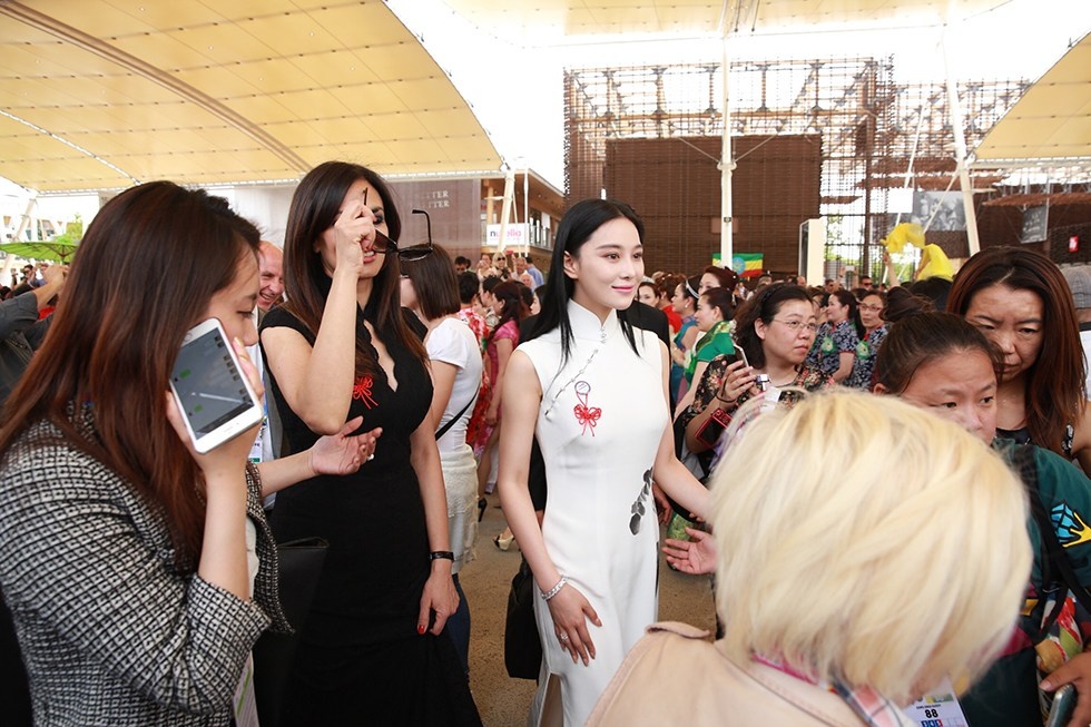 Trương Hinh Dư nổi bật trong sự kiện quốc tế.