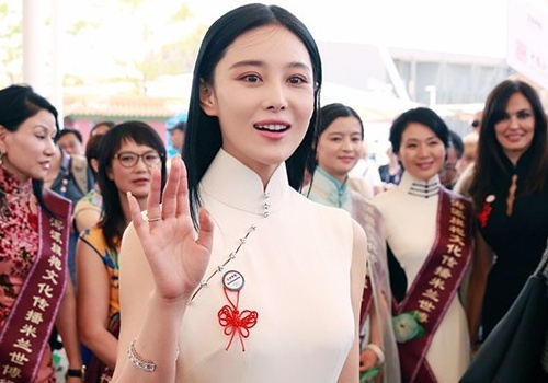 Truong Hinh Du bat ngo duoc ton ‘Angelina Jolie Trung Quoc' hinh anh