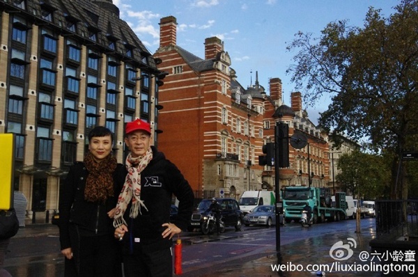 NhTháng 12/1988, cặp đôi tổ chức đám cưới nhưng lại cách biệt về địa lý ngay đêm tân hôn. Vu Hòng ở Bắc Kinh nóng lòng chờ chú rể. Lục Tiểu Linh Đồng bận rộn ở Singapore.