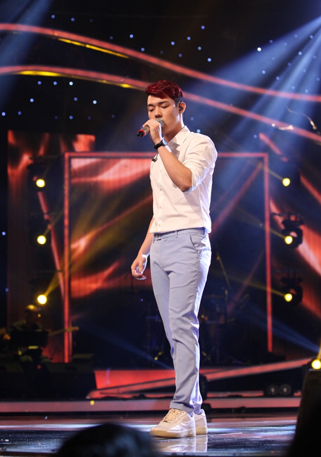 Ở lượt thi sing-off, Nguyễn Duy biểu diễn trước. Anh chọn hát ca khúc nổi tiếng của Elvis Presley - Can’t help falling in love. Chất giọng dày, tình cảm và nam tính giúp chàng nhân viên đồ họa để lại không ít ấn tượng nơi người nghe, tuy nhiên, anh vẫn bộc lộ điểm yếu là thiếu sự tự tin trên sâu khấu.