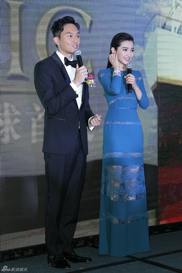 Nữ diễn viên ngượng ngùng khi bị hỏi về kết quả học kém tại Đại học.