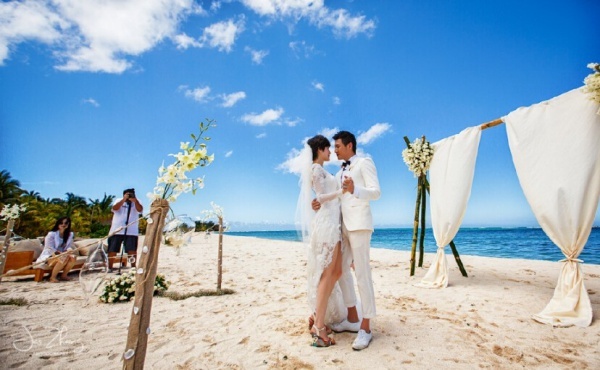 Ngay sau đó, Bào Lôi quyết định giải nghệ. Hai năm sau, vợ chồng Nghị - Lôi sinh hạ cô con gái Bối Nhi xinh xắn và đáng yêu.