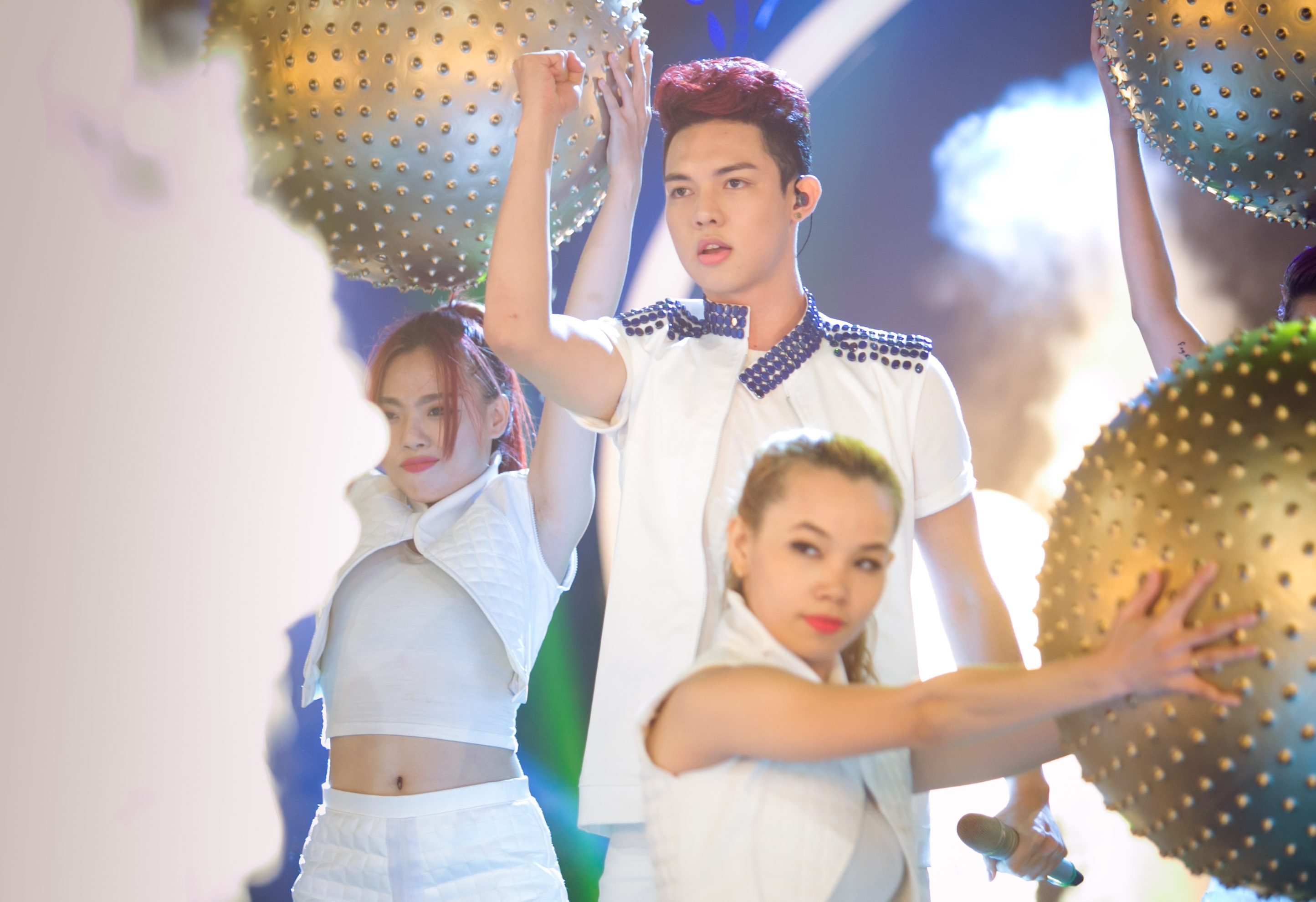 Tương tự Minh Quân, Phạm Nguyễn Duy cũng có cú lột xác ở đêm chung kết 3. Anh thể hiện nhạc phẩm Nghe ta hồi sinh (Đỗ Hiếu). Đạo diễn Nguyễn Quang Dũng đánh giá cao sự liều lĩnh của cậu em họ Hồ Vĩnh Khoa vì tuần này, anh dám thử mọi thứ mà trước kia chưa từng làm. Riêng Thu Minh, chị nhìn nhận, tiết mục của Nguyễn Duy chưa phải hoàn hảo nhưng bản thân thích sự thay đổi của chàng trai trẻ.