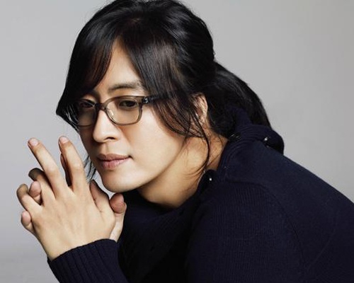 Gia tai trieu do cua Bae Yong Joon duoc he lo hinh anh