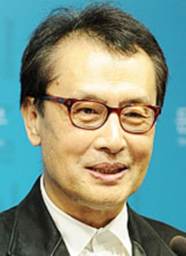 Toh Shin Woo là nam người mẫu chuyên nghiệp đầu tiên tại Hàn Quốc.