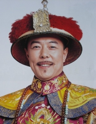 Trương Thiết lâm đối diện bê bối.