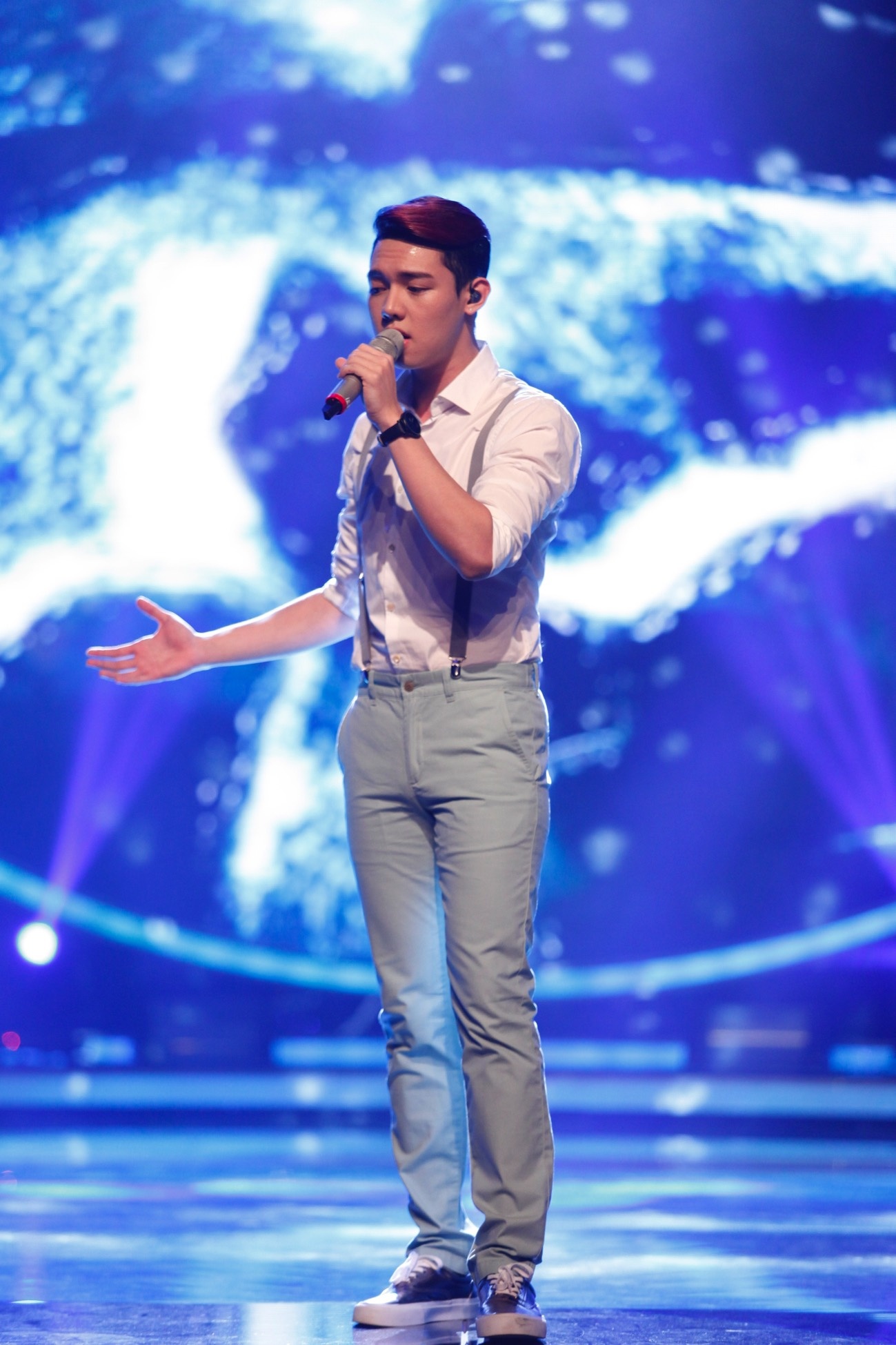Tối 28/6, top 6 của Thần tượng âm nhạc Việt Nam 2015 đến với đêm chung kết 4 có chủ đề Nhắn gửi yêu thương. Nguyễn Duy là cái tên kế tiếp rời cuộc thi sau Gala này. Trước đó, trong phần dự thi, anh hát nhạc phẩm Mắt biếc của tác giả Ngô Thụy Miên. Đánh giá tiết mục, giám khảo Thanh Bùi cho rằng, chàng nhân viên đồ họa có định hướng khôn khéo khi chọn dòng nhạc xưa, nhưng do tuổi đời còn trẻ lẫn việc không thoát được bản thân dẫn đến làm không tới.