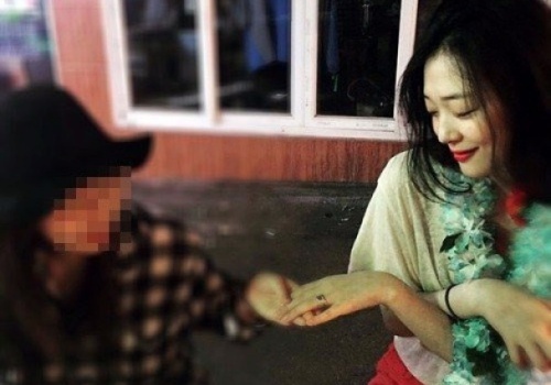 Sulli nhom F(x) khoe nhan, nghi van sap ket hon hinh anh