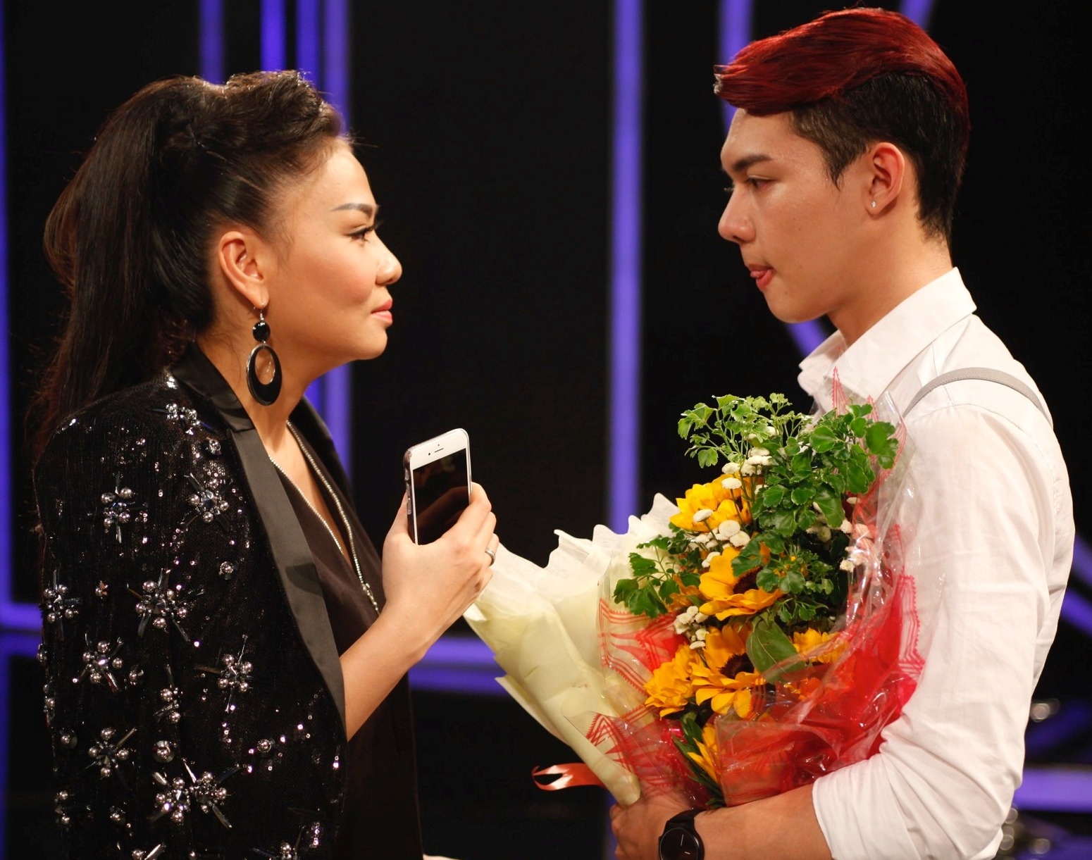 Em ho Ho Vinh Khoa dung buoc tai Vietnam Idol hinh anh