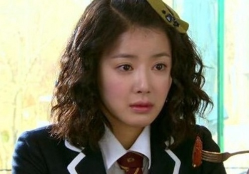 Ro tin sao nu ‘Vuon sao bang’ bi quan ly de doa vi clip nong hinh anh