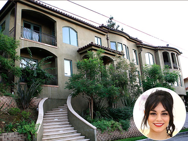 Khi mới bước vào tuổi 20, ngôi sao của High School Musical – Vanessa Hudgens đã tự thưởng cho bản thân ngôi nhà 2, <abbr class=