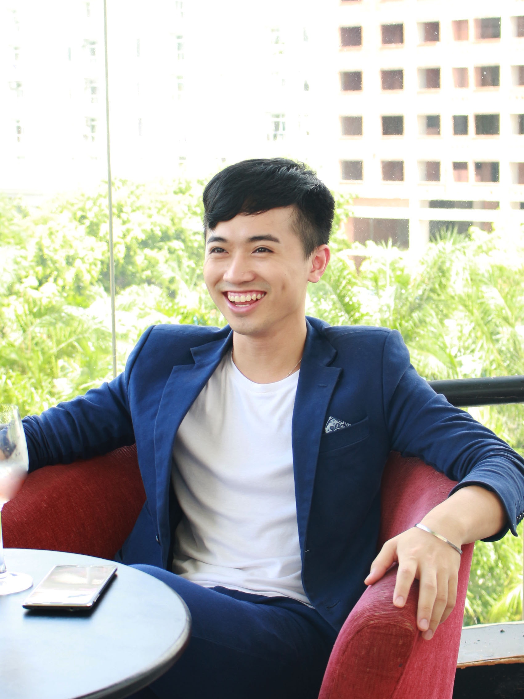 Thầy giáo trẻ Bùi Minh Quân.