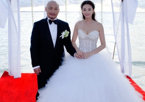 Truong Vu Ky ly hon chong sau scandal mua dam tap the hinh anh