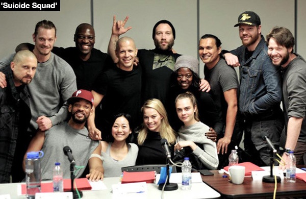 Người mẫu 22 tuổi và ê-kíp bộ phim.