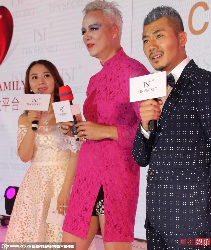 Ngày 5/7, theo Nam Đô đưa tin, Lâm Thoại Dương gần đây khi tham dự một sự kiện tại Thượng Hải gây sốc với màn giả gái, trang điểm rất đậm và mặc váy ngắn. Mục đích của tài tử phim Bên nhau nơi chân trời là quảng bá hình ảnh thương hiệu do mình sáng lập nhưng với truyền thông, sự khác lạ của anh mới là điểm gây hiệu ứng.