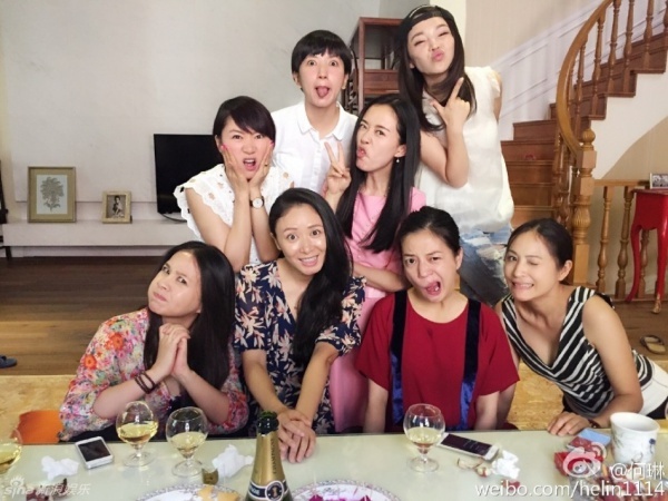 Trieu Vy nhi nhanh ben ban be thoi dai hoc hinh anh