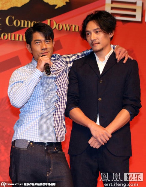 Quách Phú Thành và Trương Chấn. Đạo sĩ hạ sơn là dự án phim được đánh giá vào hàng bom tấn do đạo diễn Trần Khải Ca thực hiện, được công ty Thịnh Khải Ảnh Thị phối hợp hãng phim Columbia Pictures sản xuất. Câu chuyện phim xung quanh cuộc ngao du của một đạo sĩ tên Hà An (Vương Bảo Cường đóng). Với bối cảnh thời Dân quốc, cái nhìn của Hà An thể hiện những mặt trái trong xã hội.