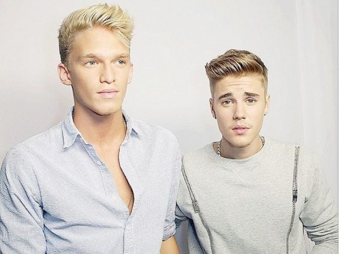 Cody Simpson du dinh hop tac cung Justin Bieber hinh anh