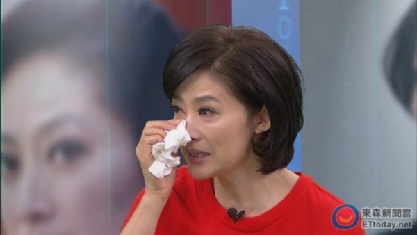 Lưu Thụy Kỳ khóc trong buổi phỏng vấn.