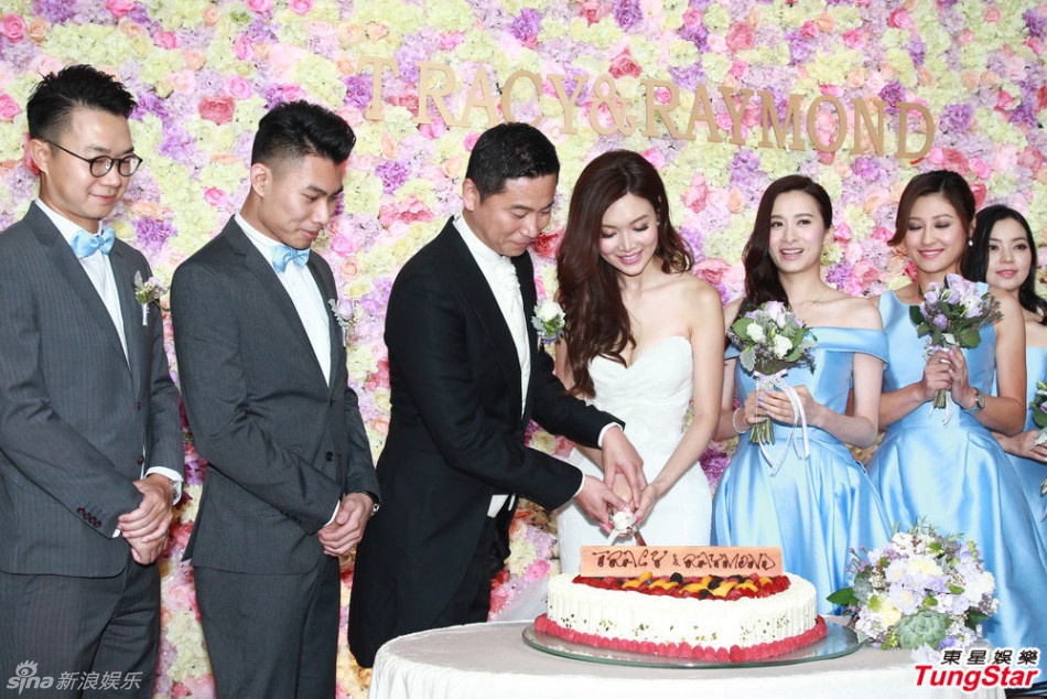 Đám cưới của Diệp Thúy Thúy được đánh giá sang trọng bậc nhất Hong Kong với 32 bàn tiệc cao cấp.