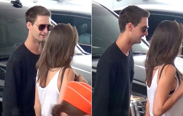 Sau khi ly hôn Orlando Bloom, có nhiều tin đồn về việc hẹn hò của Miranda, nhưng cô chưa một lần xác nhận. Nguồn tin từ DM cho hay, cô và Evan chính thức hẹn hò từ cả tháng qua.