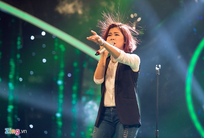 Tối 5/7, ở Gala 5 - Phá cách, Hà Nhi trình bày ca khúc Yên bình của tác giả Nguyễn Hồng Hải. Giám khảo khách mời Tùng Dương đánh giá cô làm tốt, song chưa phá cách. Anh chỉ ra, nữ thí sinh không có sự thoải mái cần thiết trong lúc hát và một vài nốt cao bị chới với. Kết quả, Hà Nhi lại rơi vào nhóm nguy hiểm nhưng bất ngờ vượt qua Vân Quỳnh nhờ lượng tin nhắn bình chọn cao hơn.