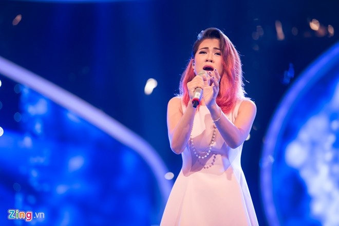 Tại đêm tranh tài thứ 2 của vòng Studio (17/5) - đêm thi dành cho 5 thí sinh nữ, Hà Nhi chứng tỏ bản thân có khả năng biến hóa đa dạng khi chọn hát nhạc phẩm thuộc thể loại pop ballad Dòng thời gian. Đây là ca khúc chủ đề trong bộ phim truyền hình Mùi ngò gai từng được nhiều khán giả yêu thích.