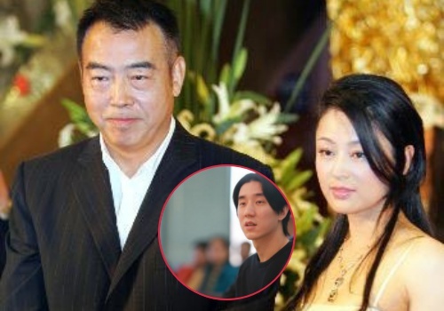 E ve, vo chong Tran Khai Ca do loi cho con trai Thanh Long hinh anh