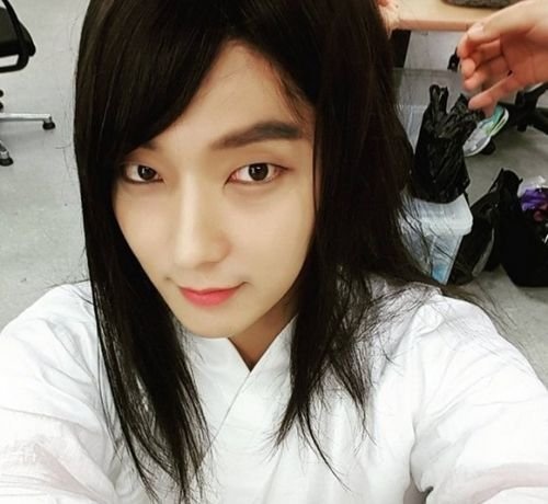 Ảnh tự sướng mới nhất của mỹ nam được người hâm mộ khen ngợi.