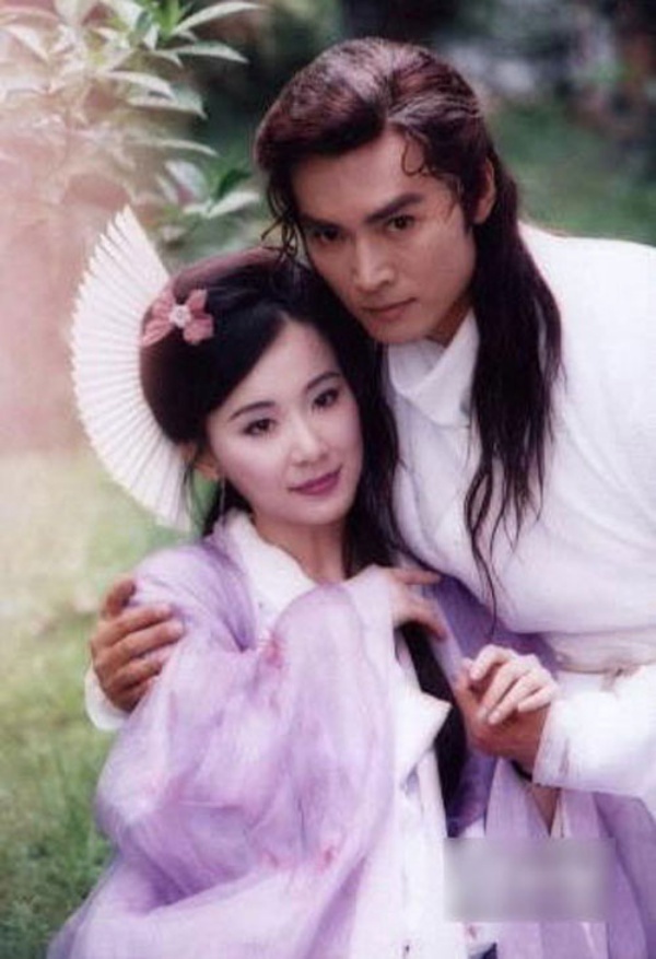 Giai nhân ngày ấy bên Tiêu Ân Tuấn trong Tiểu lý phi đao.