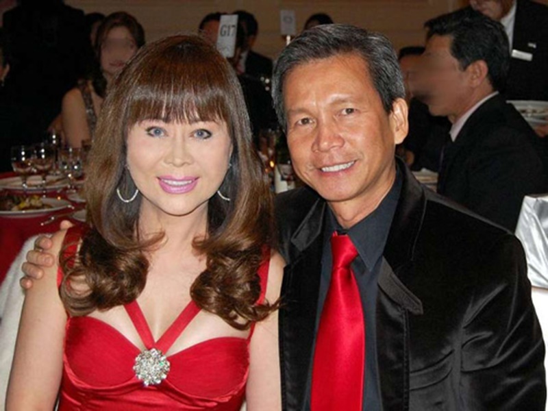 Để trốn tránh dư luận, Đơn Dương chọn cách sang Mỹ và làm đám cưới lần 2 với bà Mỹ Hạnh, chủ nhân thẩm mỹ viện Hạnh Phúc và là người có cổ phần lớn tại hãng sản xuất băng, đĩa Thúy Nga Paris.