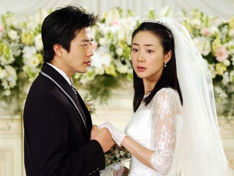 Choi Ji Woo và Kwon Sang Woo trong phim Nấc thang lên thiên đường.