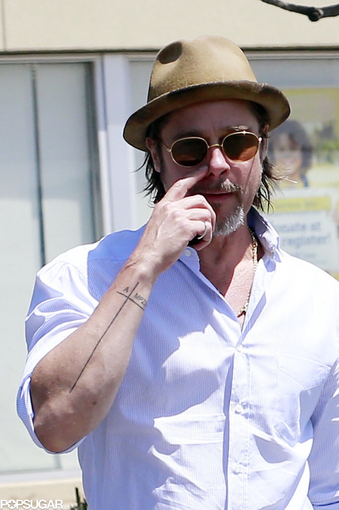 Hình xăm mới mà Brad Pitt dành cho vợ con.