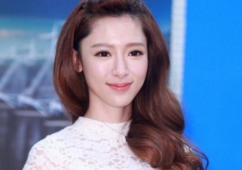 Dien vien Dai Loan tu sat o tuoi 27, de di thu hien tang hinh anh